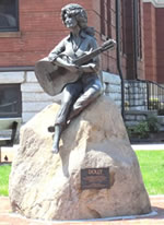 Dolly Parton Statue in front of Sevier County Courthouse in Sevierville, Tennessee
