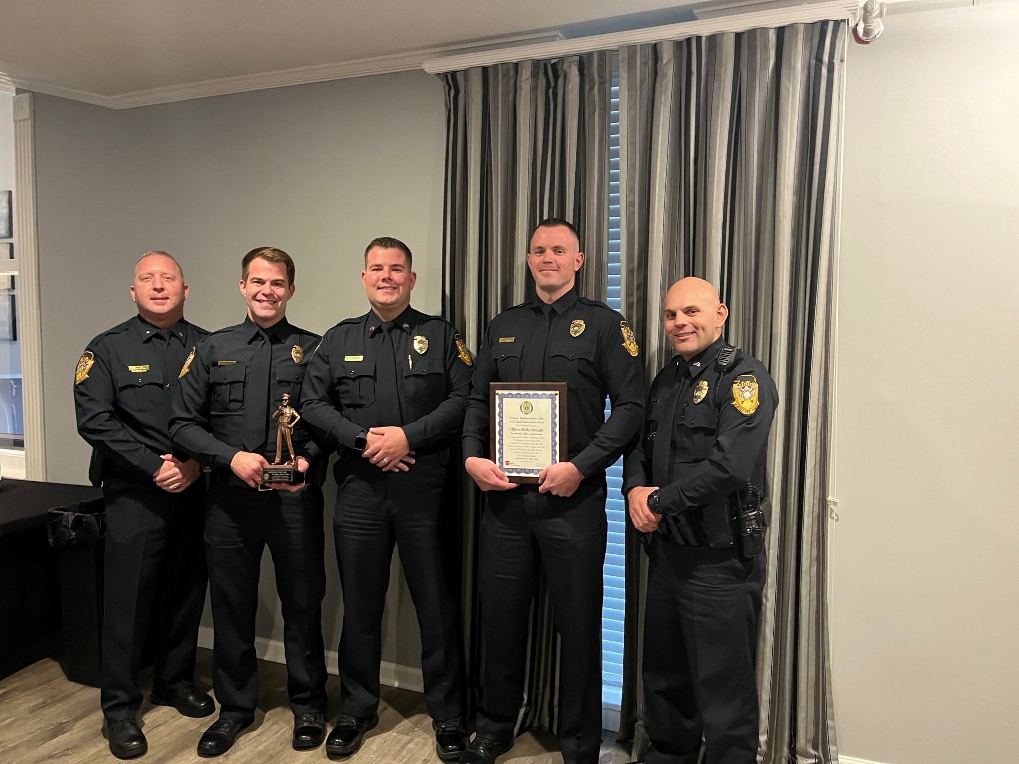 Oficiais do SPD recebem prêmios do TN Highway Safety Office