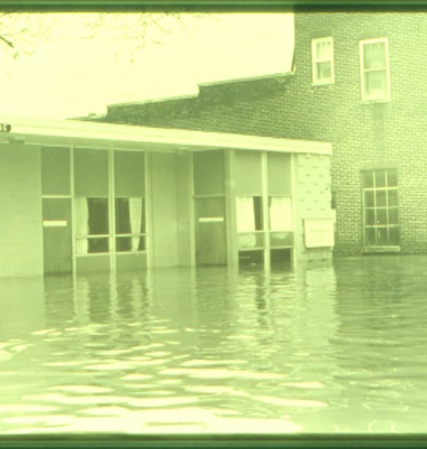 Inondazione degli edifici nelle acque del 1960